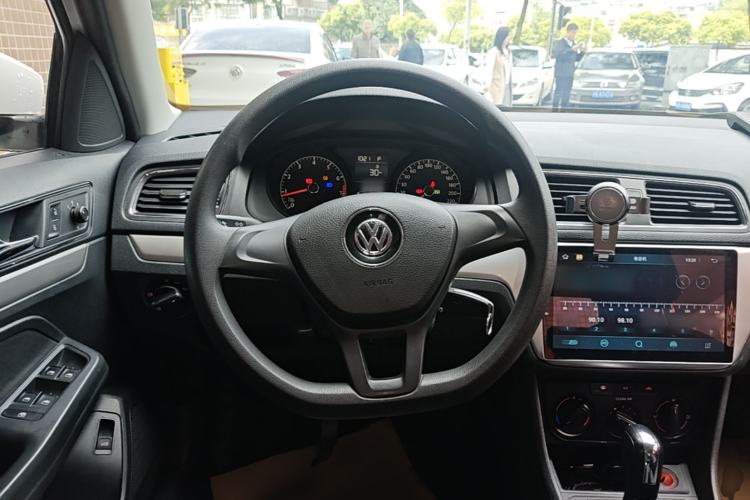 Used Volkswagen Lavida 2017 1.6L Automatic Fashion Edition Steering Wheel