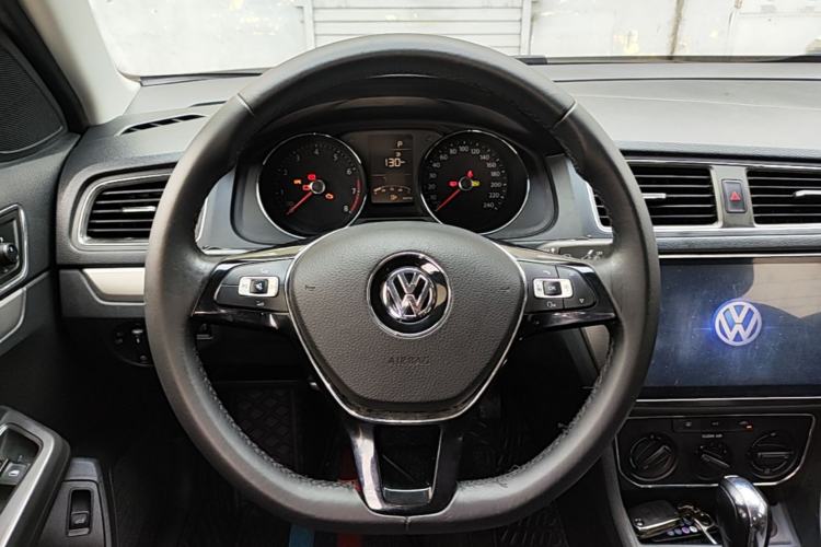 Used Volkswagen Lavida 2017 1.6L Automatic Comfort Edition Steering Wheel