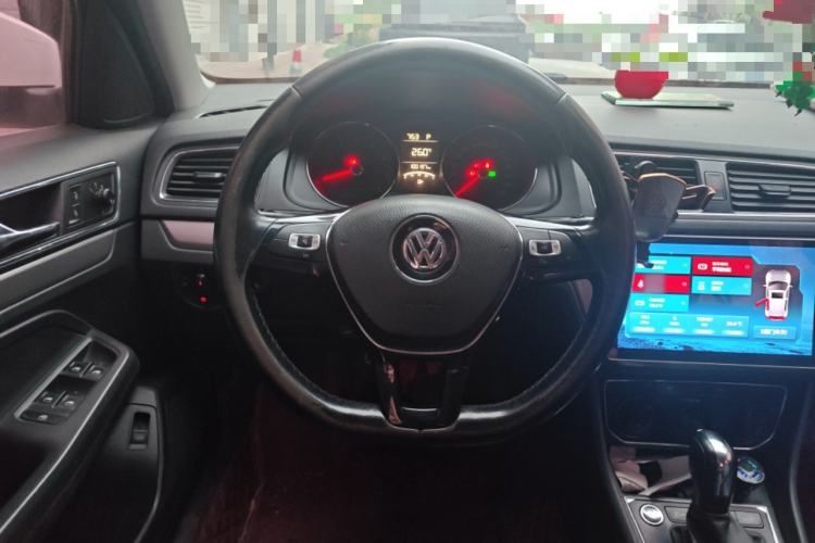 Used Volkswagen Lavida 2017 1.6L Automatic Comfort Edition Steering Wheel