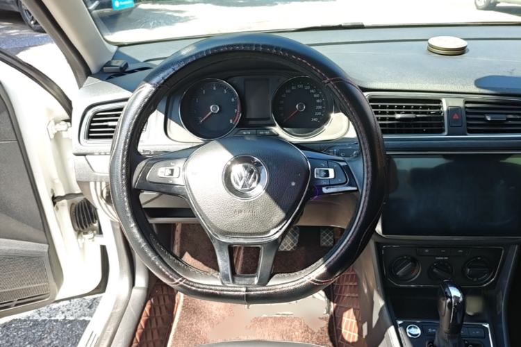 Used Volkswagen Lavida 2017 1.6L Automatic Comfort Edition Steering Wheel