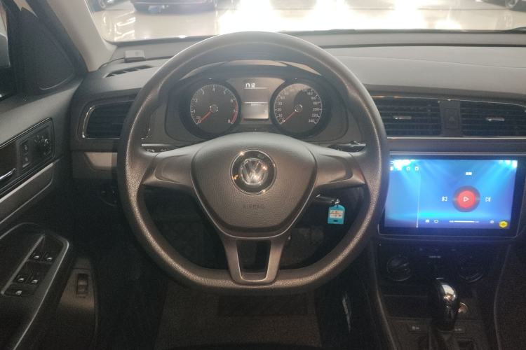 Used Volkswagen Lavida 2017 1.6L Automatic Fashion Edition Steering Wheel