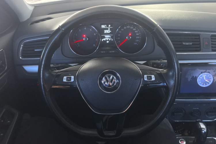 Used Volkswagen Lavida 2017 1.6L Automatic Comfort Edition Steering Wheel