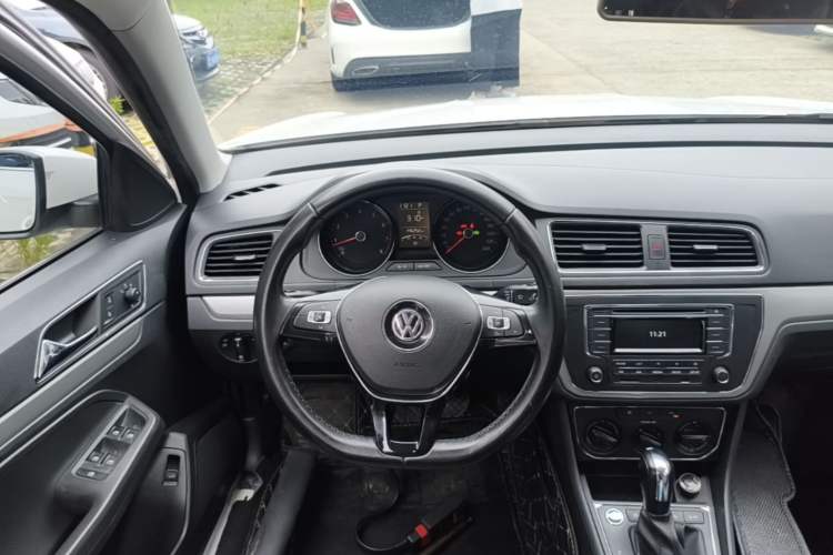 Used Volkswagen Lavida 2017 1.6L Automatic Comfort Edition Steering Wheel