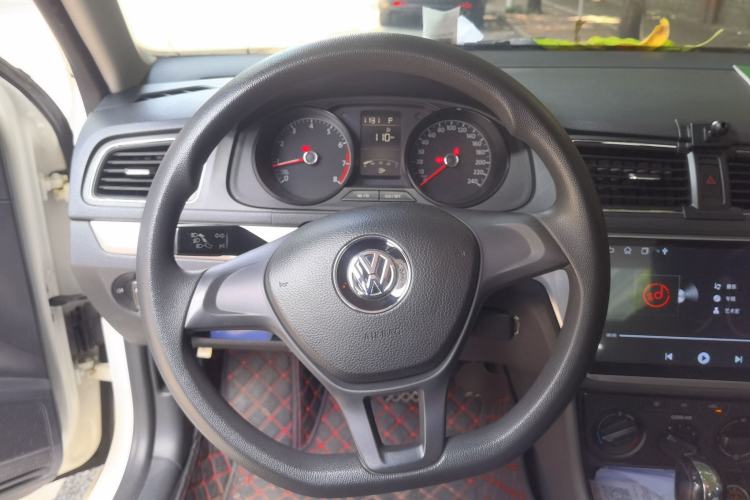 Used Volkswagen Lavida 2017 1.6L Automatic Fashion Edition Steering Wheel