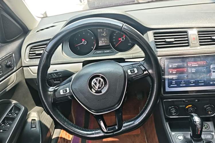 Used Volkswagen Lavida 2017 230TSI DSG Comfort Edition Steering Wheel
