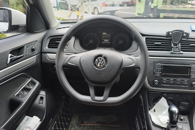 Used Volkswagen Lavida 2017 1.6L Automatic Fashion Edition Steering Wheel