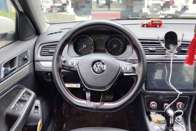 Used Volkswagen Lavida 2017 1.6L Automatic Comfort Edition Steering Wheel
