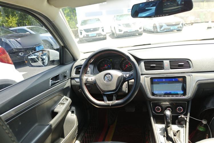 Used Volkswagen Lavida 2017 1.6L Automatic Comfort Edition Steering Wheel