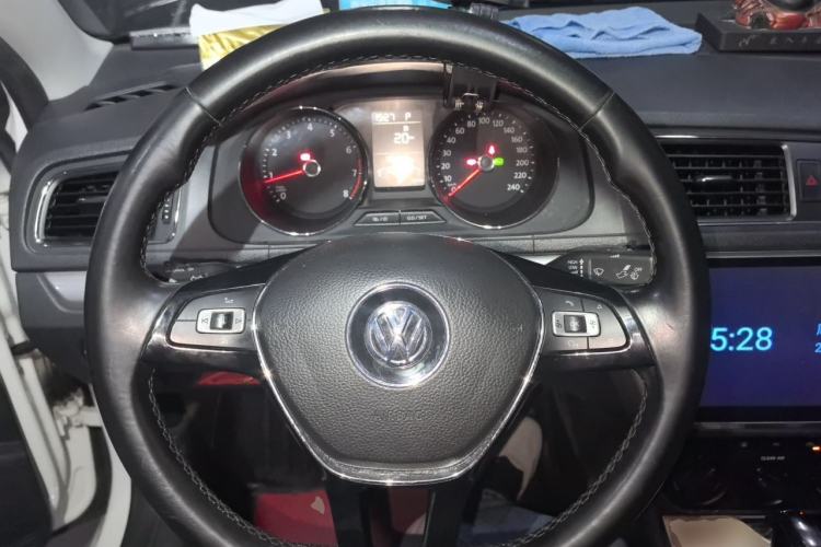 Used Volkswagen Lavida 2017 1.6L Automatic Comfort Edition Steering Wheel