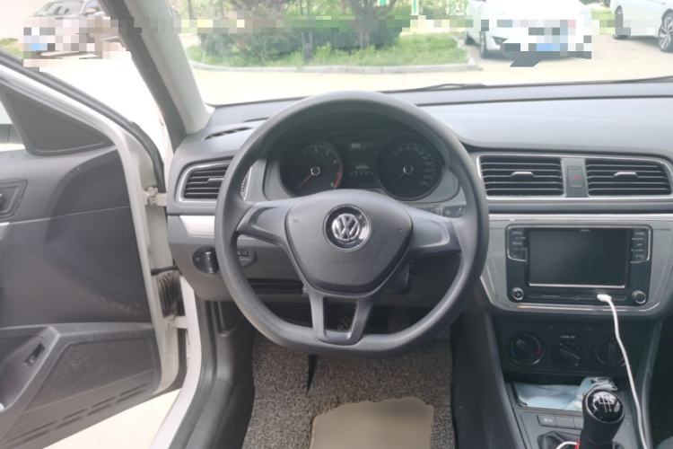 Used Volkswagen Lavida 2017 1.6L Manual Fashion Edition Steering Wheel