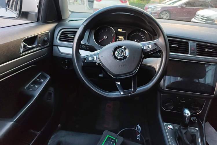 Used Volkswagen Lavida 2017 1.6L Automatic Comfort Edition Steering Wheel