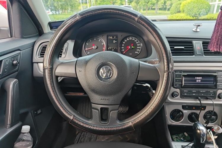 Used Volkswagen Lavida 2017 1.6L Automatic Fashion Edition Steering Wheel