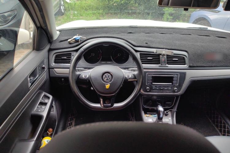 Used Volkswagen Lavida 2017 1.6L Automatic Comfort Edition Steering Wheel