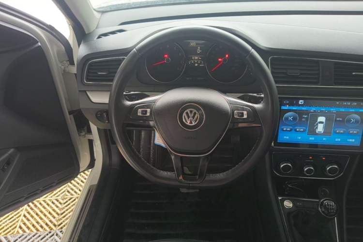 Used Volkswagen Lavida 2017 1.6L Manual Comfort Edition Steering Wheel