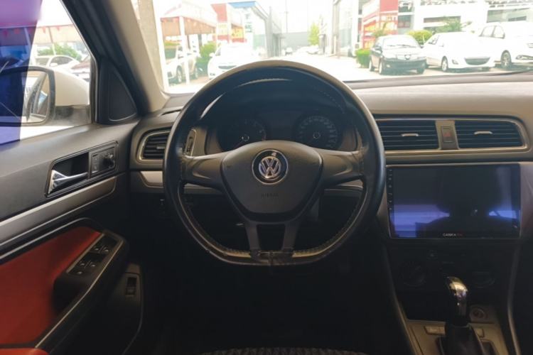Used Volkswagen Lavida 2017 1.6L Automatic Fashion Edition Steering Wheel