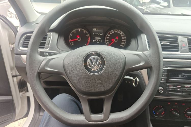 Used Volkswagen Lavida 2017 1.6L Manual Fashion Edition Steering Wheel