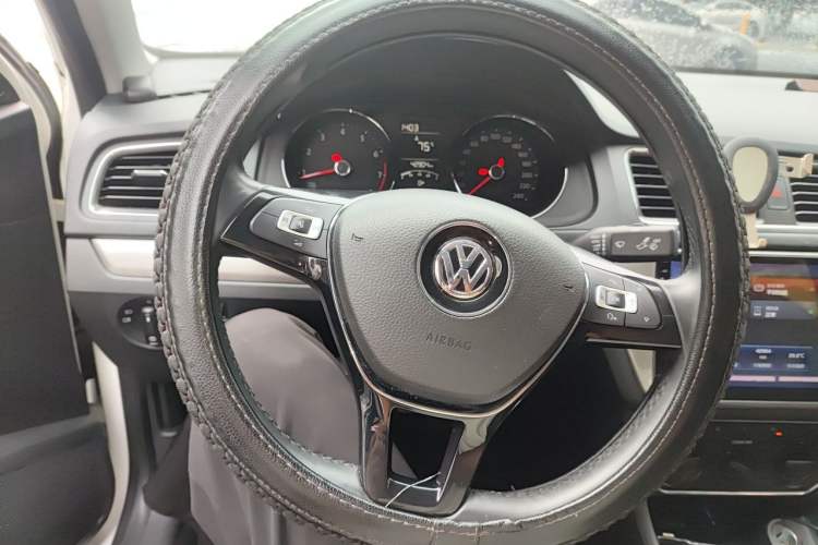 Used Volkswagen Lavida 2017 1.6L Manual Comfort Edition Steering Wheel