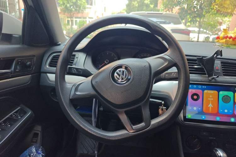 Used Volkswagen Lavida 2017 1.6L Automatic Fashion Edition Steering Wheel