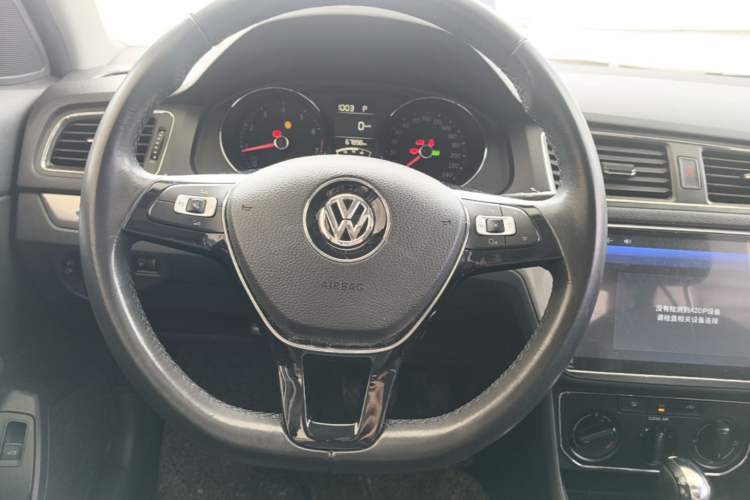 Used Volkswagen Lavida 2017 1.6L Automatic Comfort Edition Steering Wheel