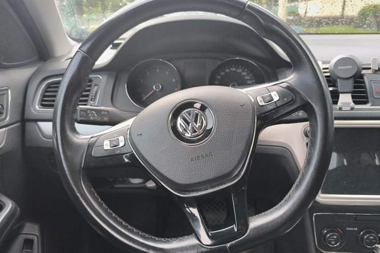Used Volkswagen Lavida 2017 230TSI DSG Comfort Edition Steering Wheel