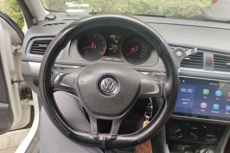 Used Volkswagen Lavida 2017 1.6L Manual Fashion Edition Steering Wheel
