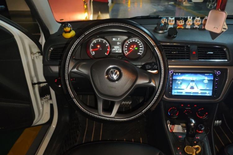 Used Volkswagen Lavida 2017 1.6L Automatic Fashion Edition Steering Wheel