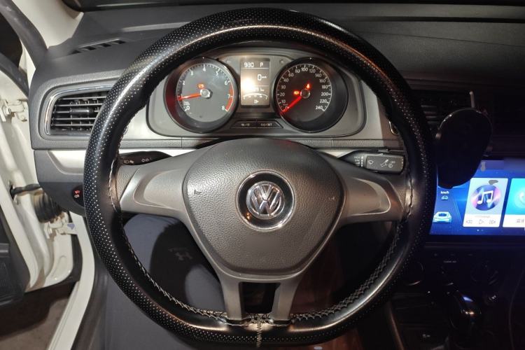 Used Volkswagen Lavida 2017 1.6L Automatic Fashion Edition Steering Wheel