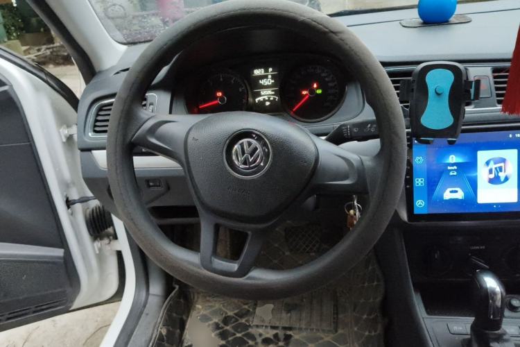 Used Volkswagen Lavida 2017 1.6L Automatic Fashion Edition Steering Wheel