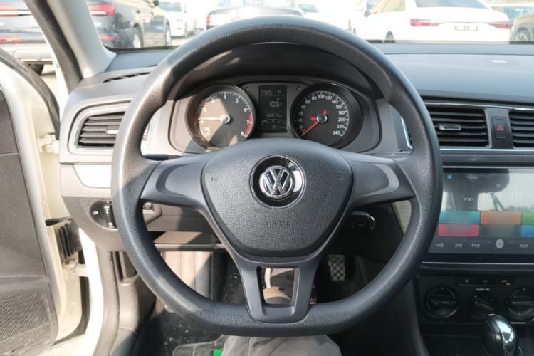 Used Volkswagen Lavida 2017 1.6L Automatic Fashion Edition Steering Wheel