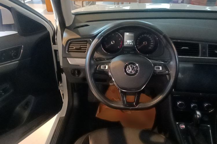 Used Volkswagen Lavida 2017 1.6L Automatic Comfort Edition Steering Wheel