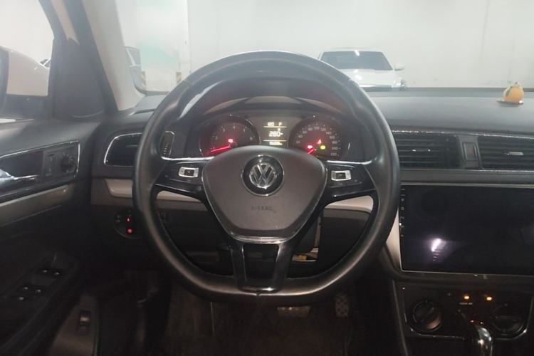 Used Volkswagen Lavida 2017 1.6L Automatic Comfort Edition Steering Wheel