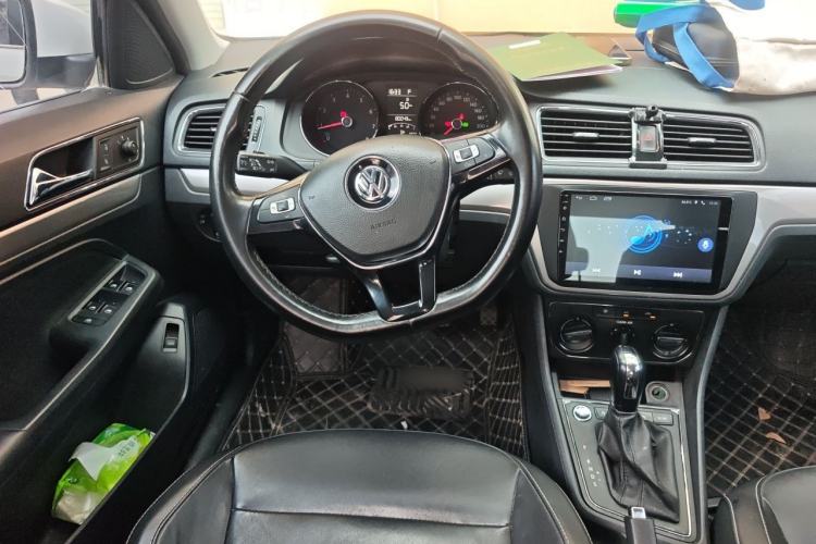 Used Volkswagen Lavida 2017 1.6L Automatic Comfort Edition Steering Wheel