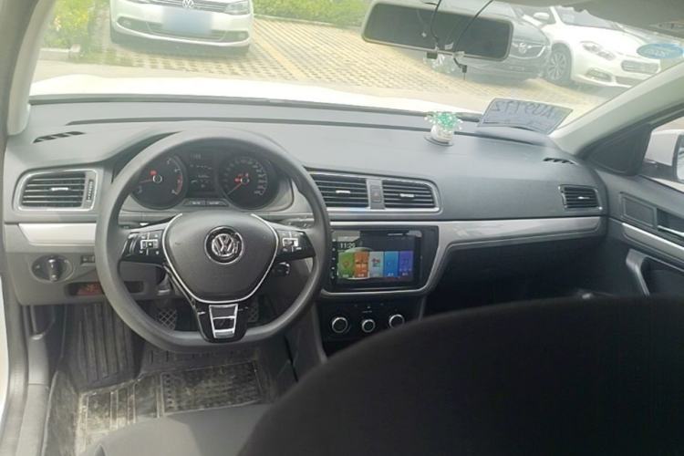 Used Volkswagen Lavida 2017 1.6L Manual Fashion Edition Steering Wheel