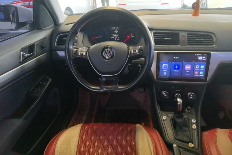 Used Volkswagen Lavida 2017 1.6L Automatic Fashion Edition Steering Wheel