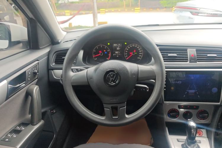 Used Volkswagen Lavida 2017 1.6L Automatic Comfort Edition Steering Wheel