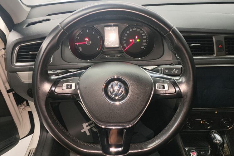 Used Volkswagen Lavida 2017 230TSI DSG Comfort Edition Steering Wheel