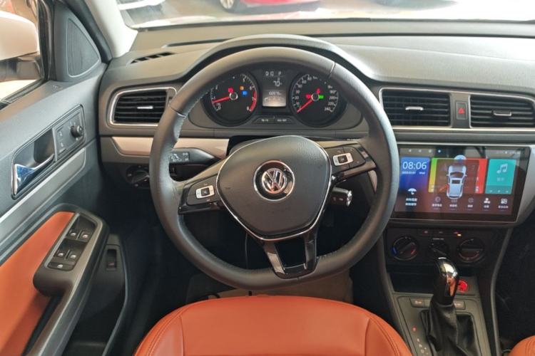 Used Volkswagen Lavida 2017 1.6L Automatic Fashion Edition Steering Wheel