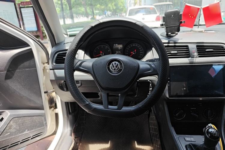 Used Volkswagen Lavida 2017 1.6L Manual Fashion Edition Steering Wheel
