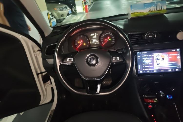 Used Volkswagen Lavida 2017 1.6L Automatic Comfort Edition Steering Wheel