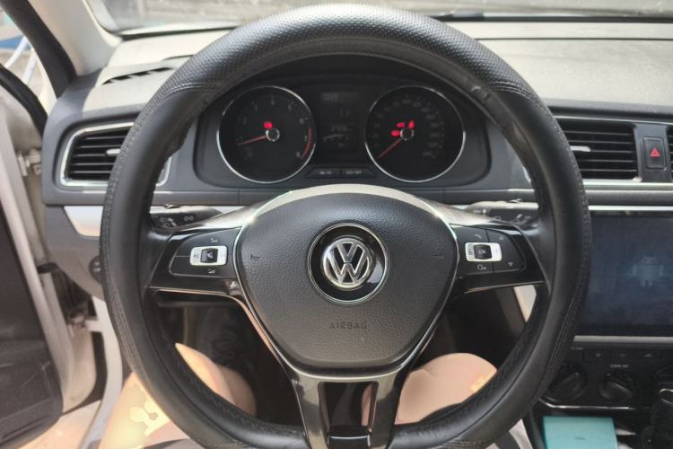 Used Volkswagen Lavida 2017 1.6L Manual Comfort Edition Steering Wheel