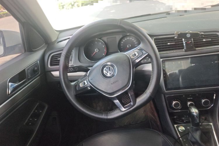 Used Volkswagen Lavida 2017 1.6L Automatic Comfort Edition Steering Wheel