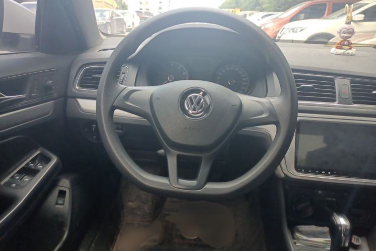 Used Volkswagen Lavida 2017 1.6L Automatic Fashion Edition Steering Wheel
