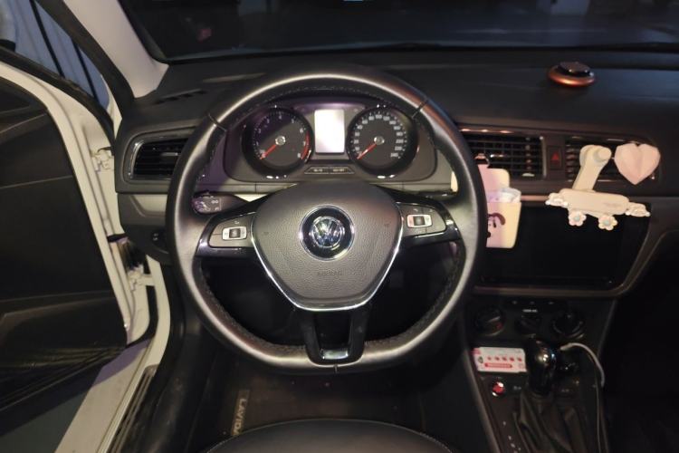 Used Volkswagen Lavida 2017 1.6L Automatic Comfort Edition Steering Wheel