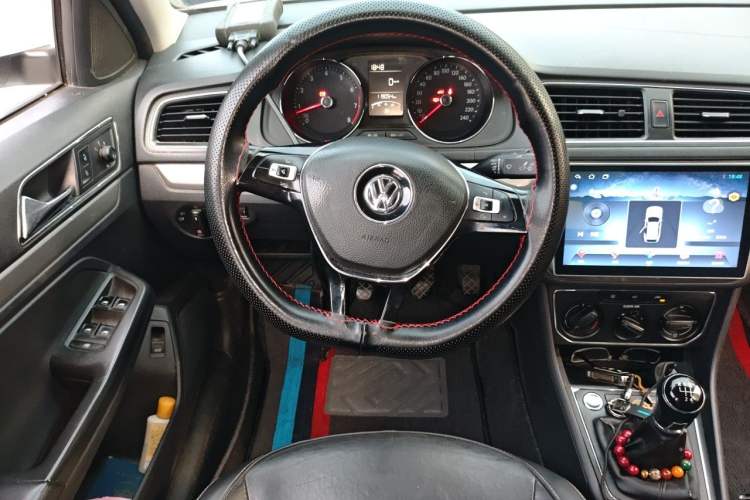Used Volkswagen Lavida 2017 1.6L Manual Comfort Edition Steering Wheel