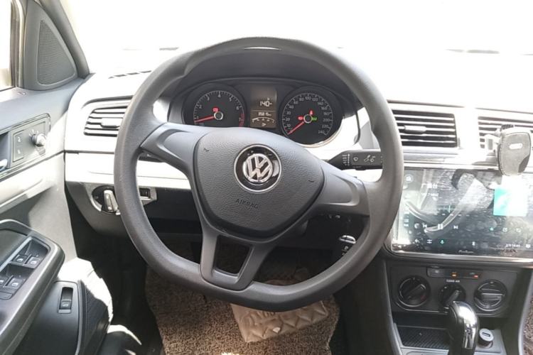 Used Volkswagen Lavida 2017 1.6L Automatic Fashion Edition Steering Wheel