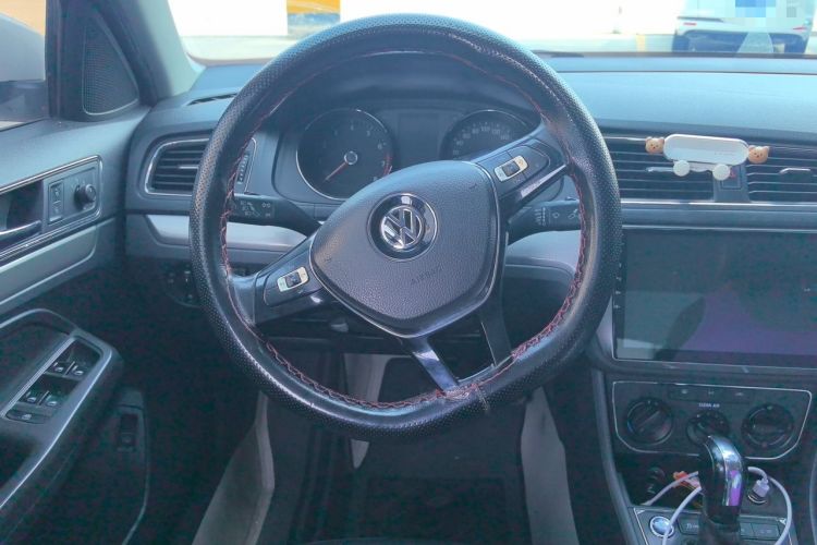 Used Volkswagen Lavida 2017 1.6L Automatic Comfort Edition Steering Wheel