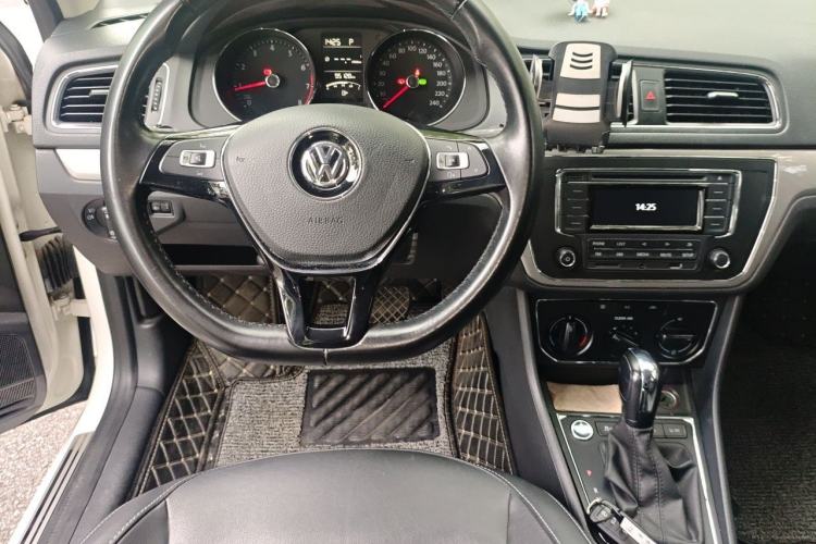Used Volkswagen Lavida 2017 1.6L Automatic Comfort Edition Steering Wheel