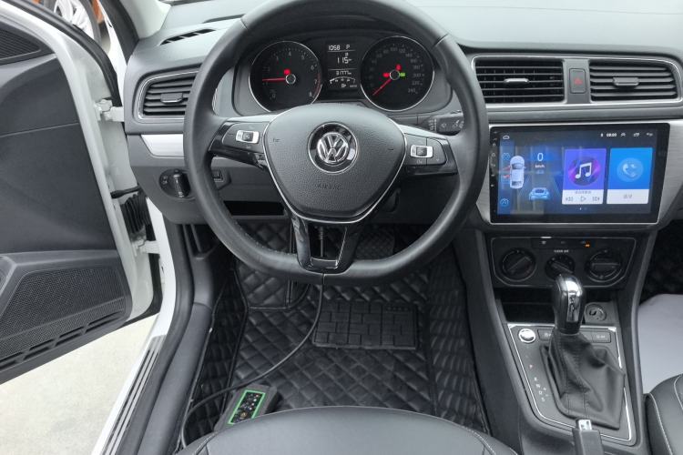 Used Volkswagen Lavida 2017 1.6L Automatic Comfort Edition Steering Wheel