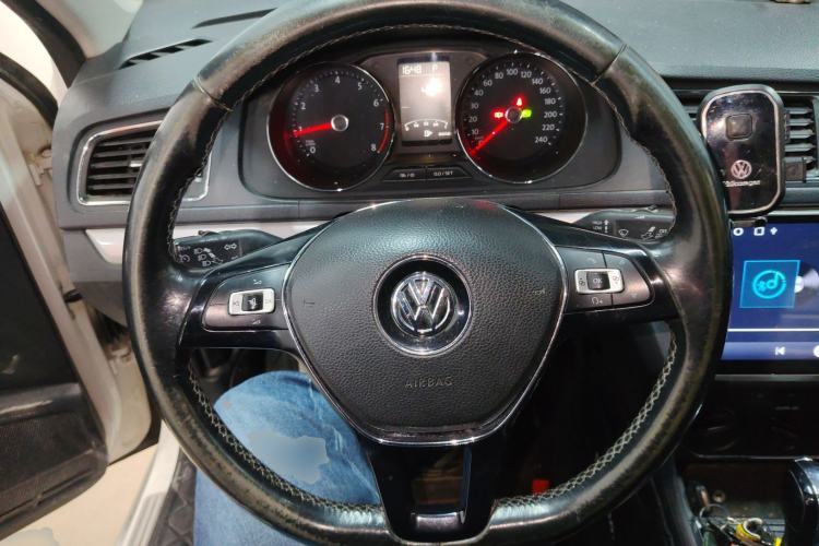Used Volkswagen Lavida 2017 1.6L Automatic Comfort Edition Steering Wheel