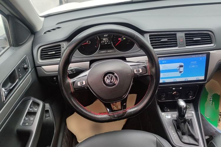 Used Volkswagen Lavida 2017 230TSI DSG Comfort Edition Steering Wheel